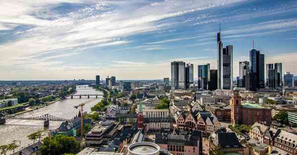 人工智能机器人搬家：革新行业的力量