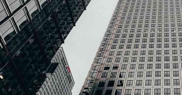 人工智能机器人和人谈恋爱