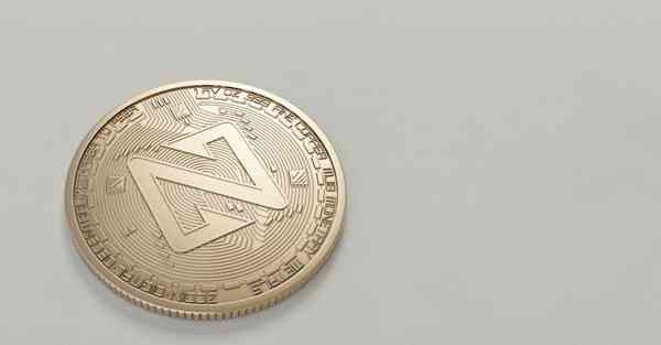 人工智能机器人和人谈恋爱