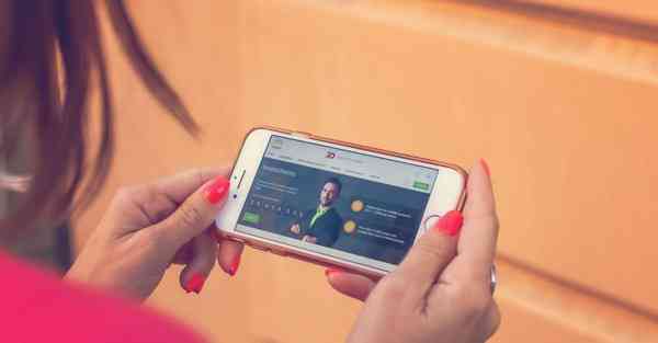 控制智能机器人的调度