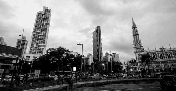 人工智能机器人搬家：革新行业的力量