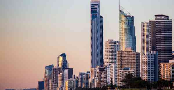 人工智能机器人和人谈恋爱