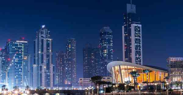 人工智能机器人搬家：革新行业的力量