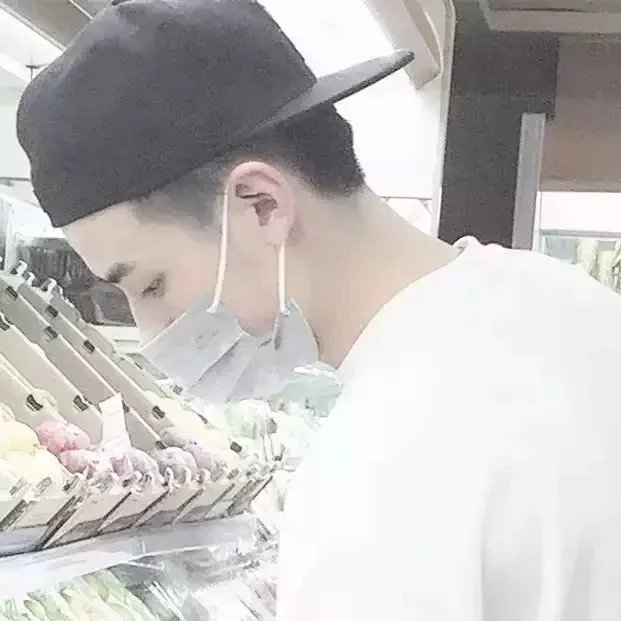 伏洁婉琼