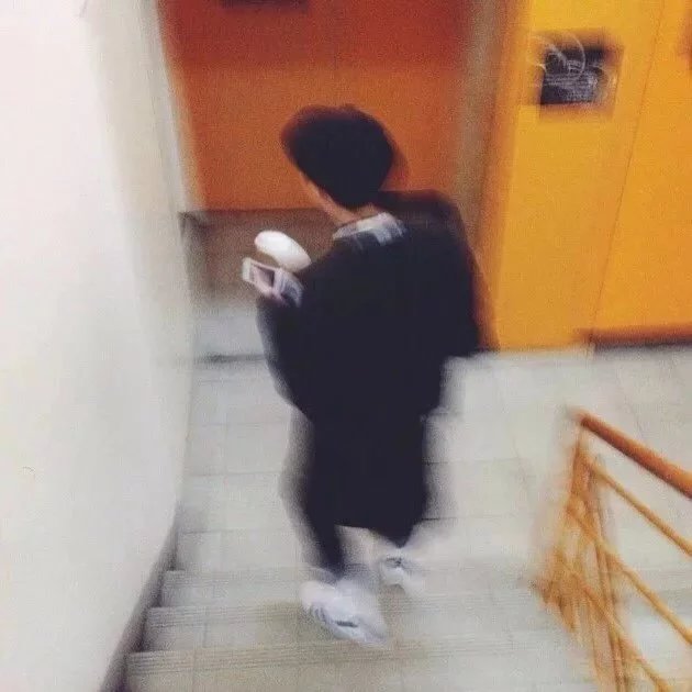 董中寒睿